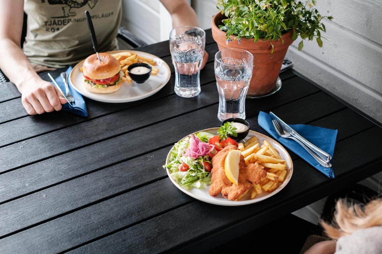 Bed & Breakfast Restaurang Sybarit Houtskar Exteriör bild