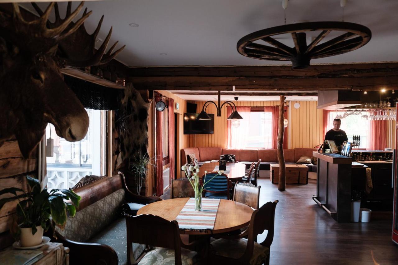 Bed & Breakfast Restaurang Sybarit Houtskar Exteriör bild